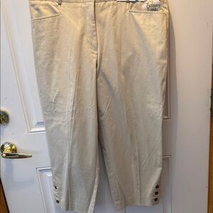 NWT Studio Works Cream Capri Pants with Hem Button Details